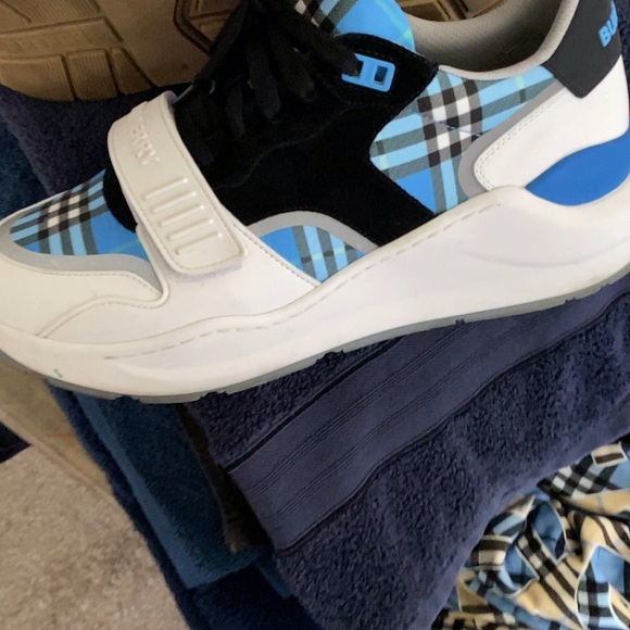Blue Burberry Low top shoe - Picture 3 of 4